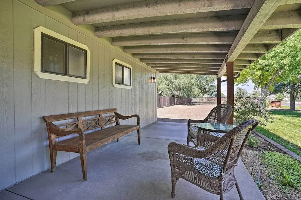 Hot Tub & Spacious Yard: Chino Valley Home!