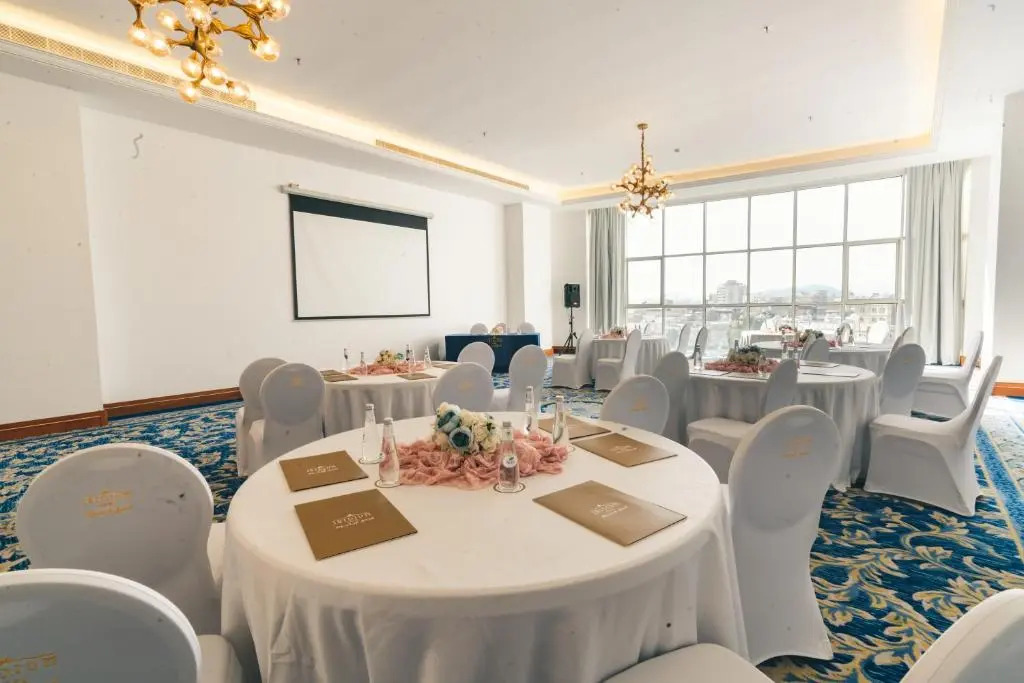 Iridium Hotel