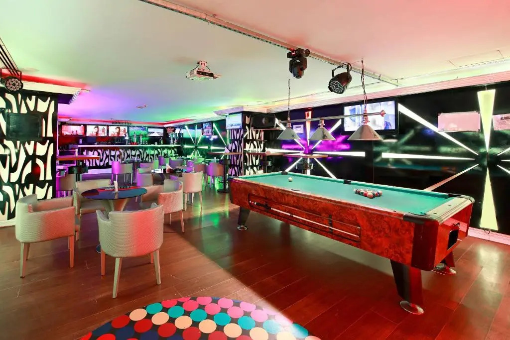 Manhattan Avenue Hotel