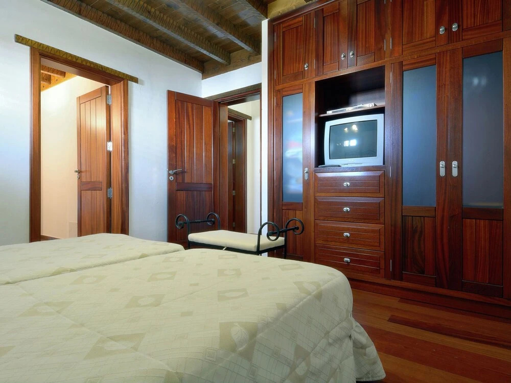 Spacious Villa in San Bartolomé With Swimming Pool
