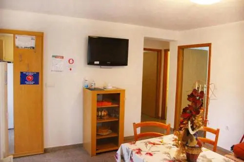 Apartment Pahljina