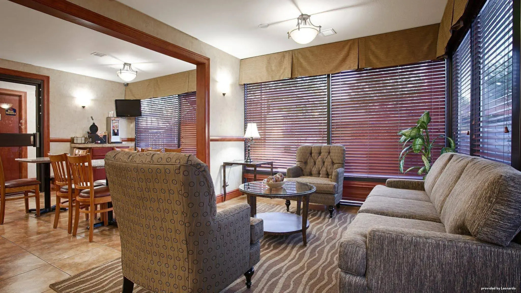 Airport Inn