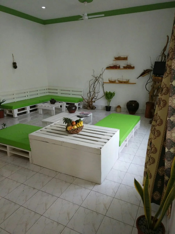 Veli Thoddoo Inn