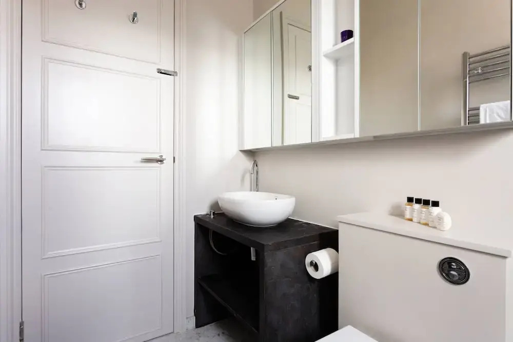 Cresswell Gardens IV by Onefinestay