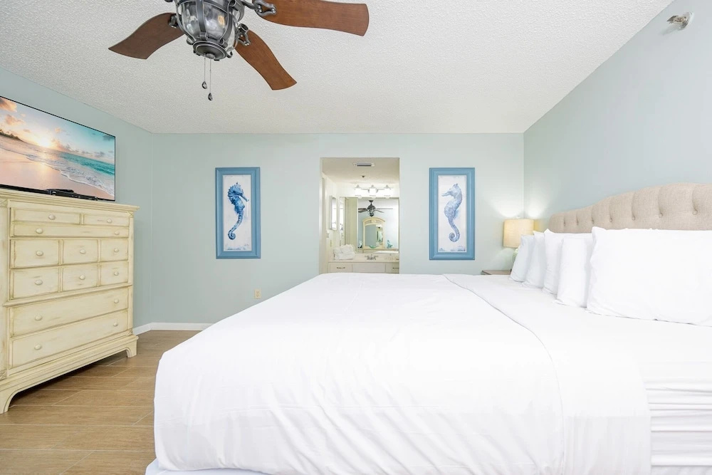 Phoenix East 1011 3 Bedroom Condo