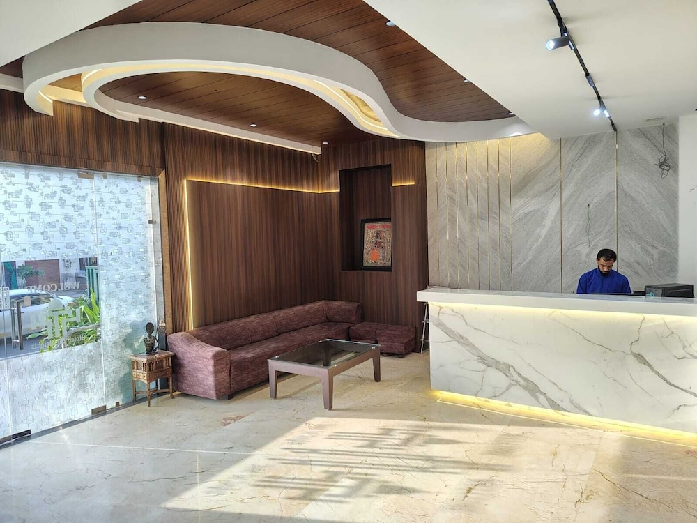 FabHotel Taj Nagari