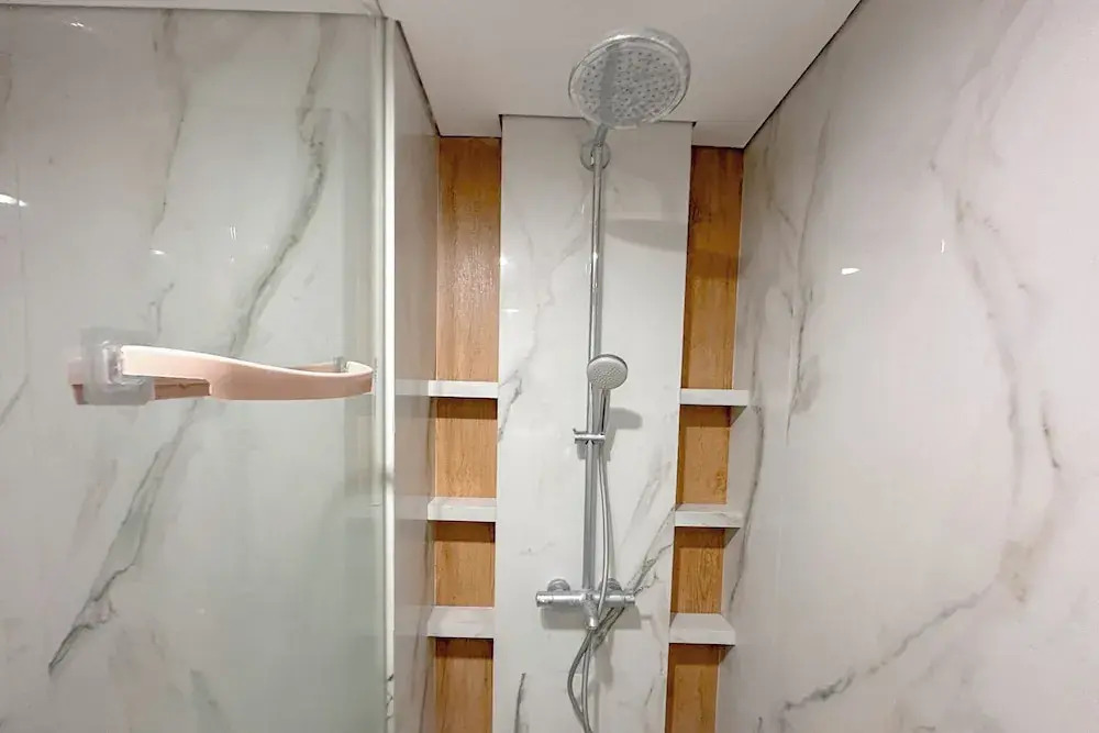 Lavish And Comfy Look Studio At Grand Sungkono Lagoon Apartment