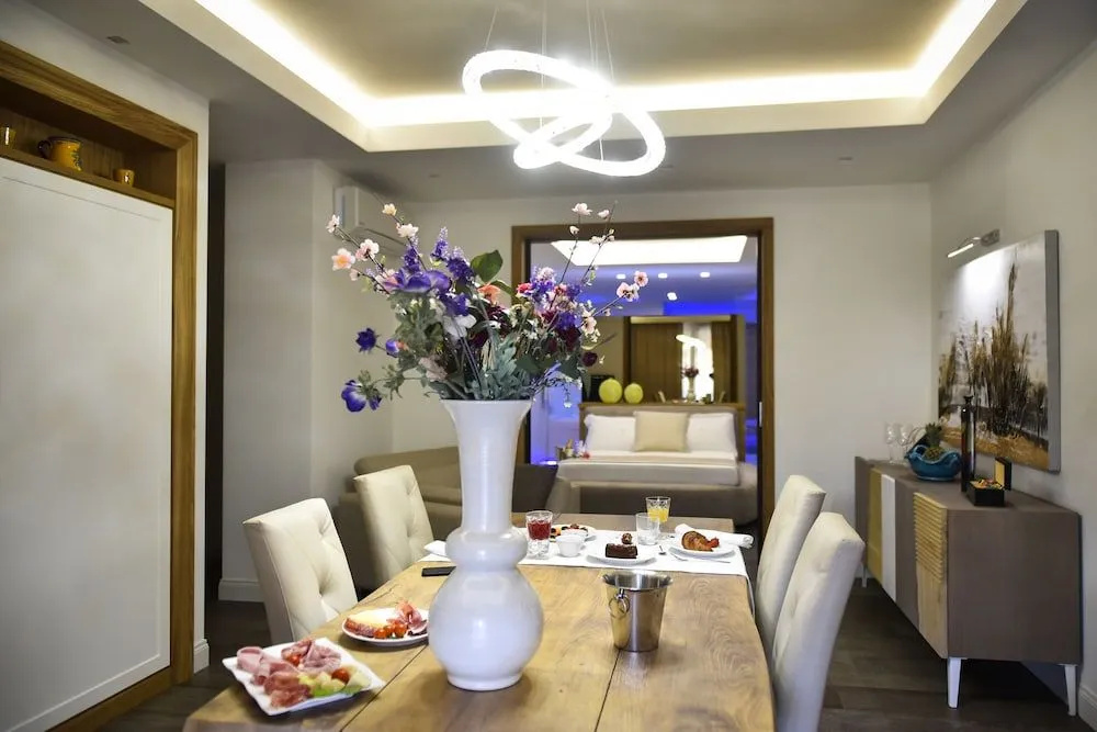 Kete Deluxe Rooms