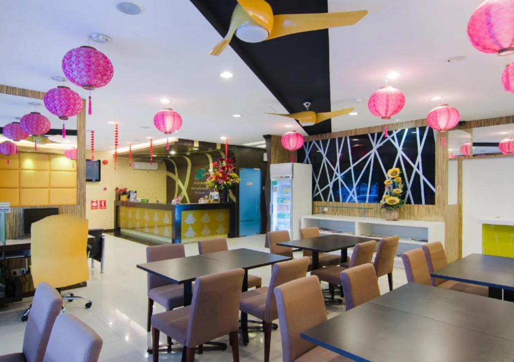 8 Days Boutique Hotel @ Mount Austin JB