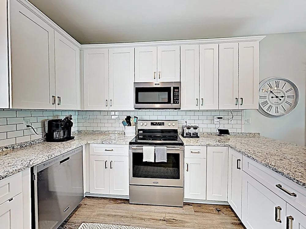 New Listing! All-suite Beach New-build W/ Pool 2 Bedroom Home