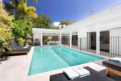 9 Cooran Court