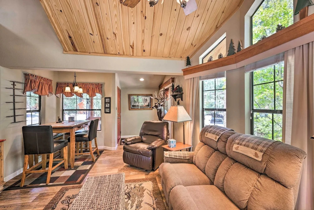 Gateway to Sunrise Resort! Show Low Cabin w/ Deck
