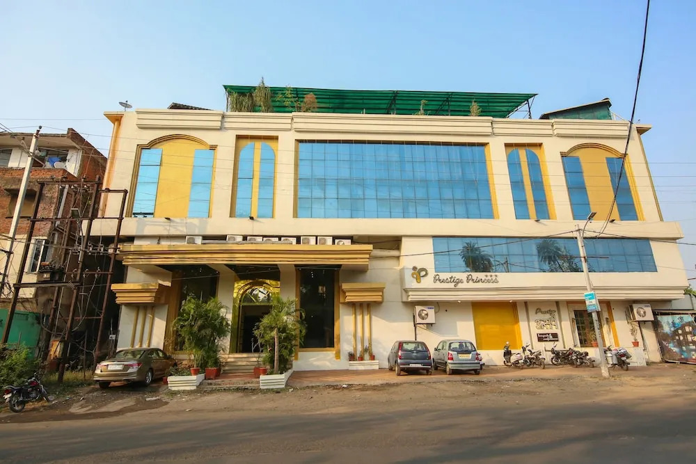 Oyo 10415 Hotel Prestige Princess