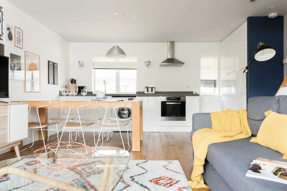 The Press House - Warm & Stylish 2BDR British Design Home in Jericho