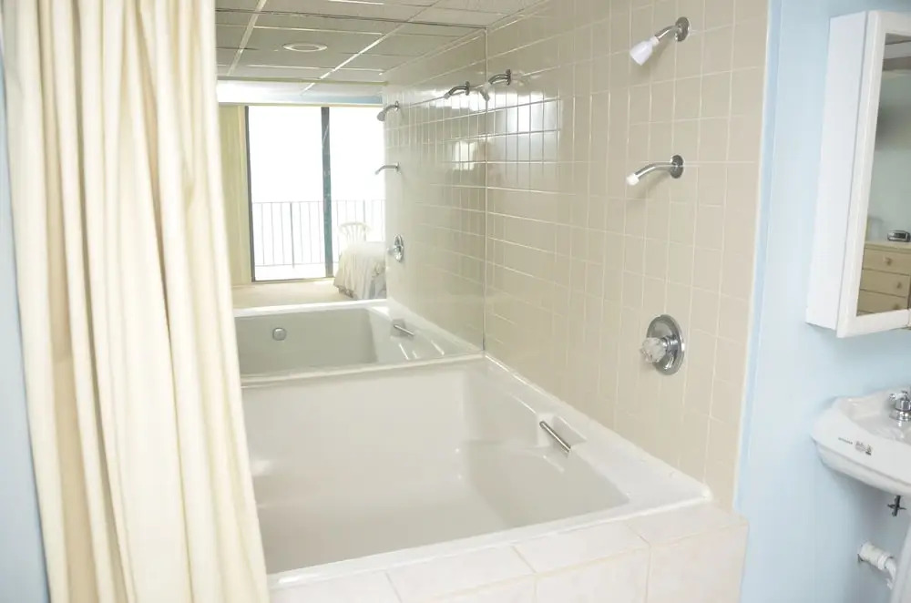 Royal Garden Resort 1605 2 Bedroom Condo by RedAwning