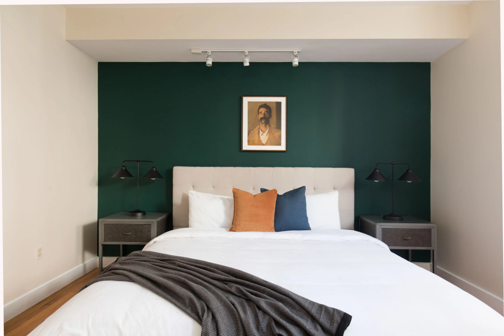 Classic 2BR in Back Bay by Sonder