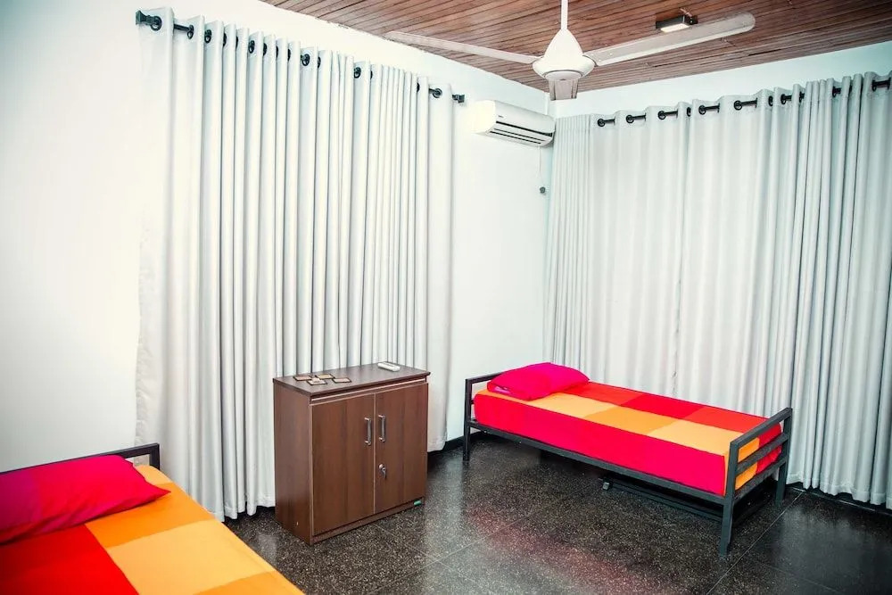 Tuk Tuk Hostels