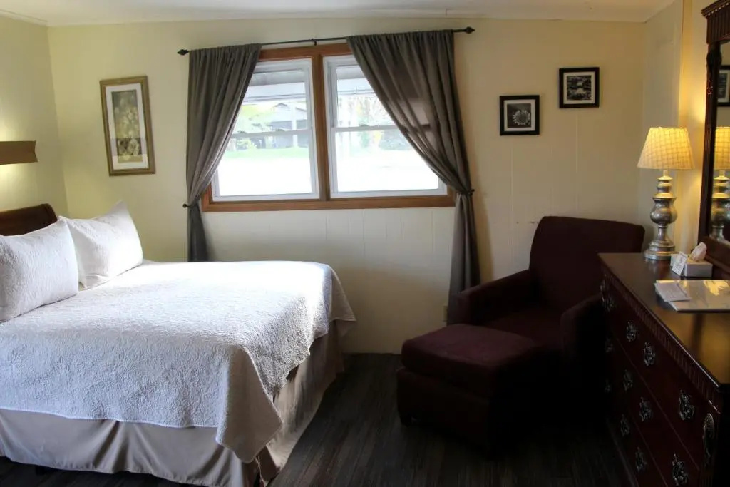 All Seasons Inn Corp