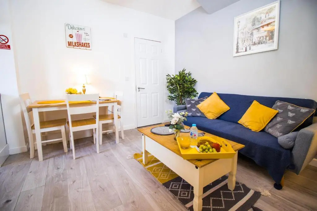 Dreamwood Apartment by Southwest Rooms - Free Parking & Netflix