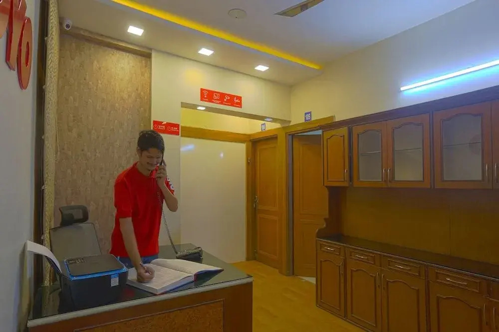 Oyo 41667 Paschim Vihar Inn