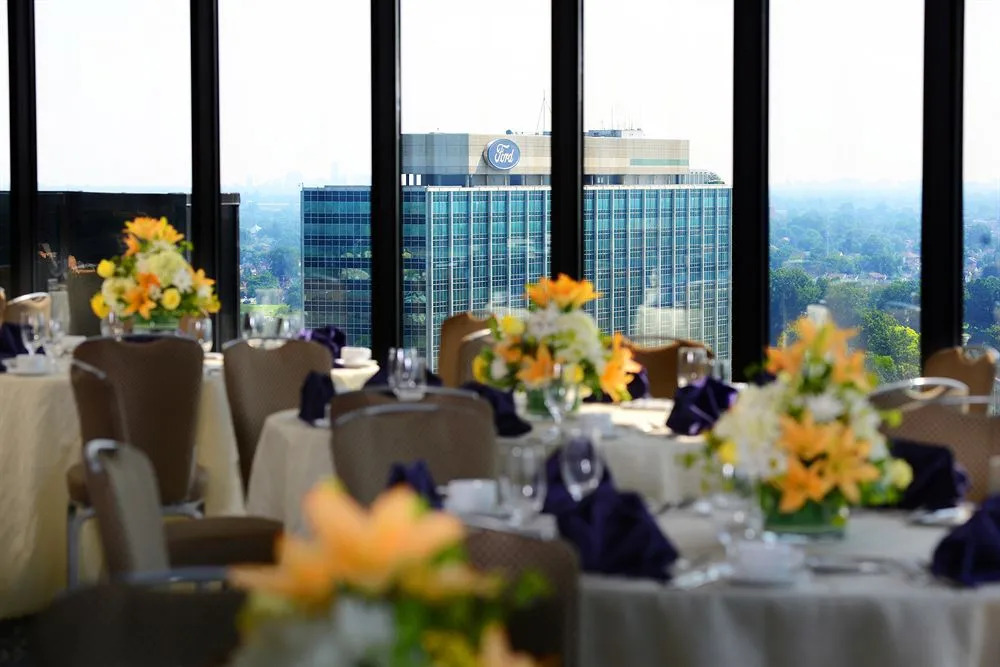 Edward Hotel & Convention Center