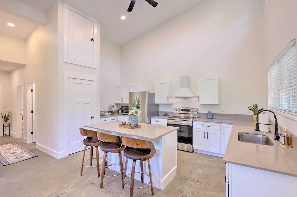 Pet-friendly Asheville Retreat w/ Hot Tub