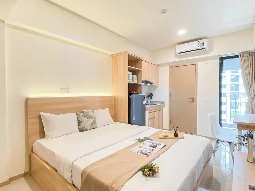 Warm Minimalist Studio Apartment Near Paramadina University At Meikarta