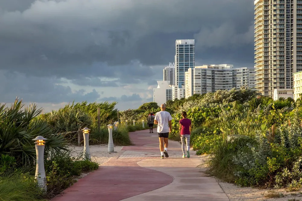 Cote D'Azur Ocean Apartments Miami Beach