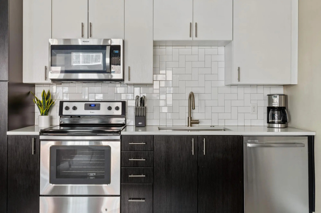 Denver | Grand Studio Riverfront Apartment