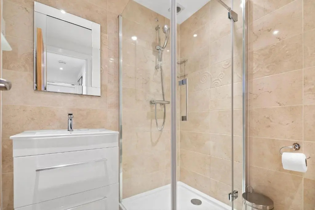 Nice 2 Bed Flat near O2 Academy & Clapham Old Town for 4 people