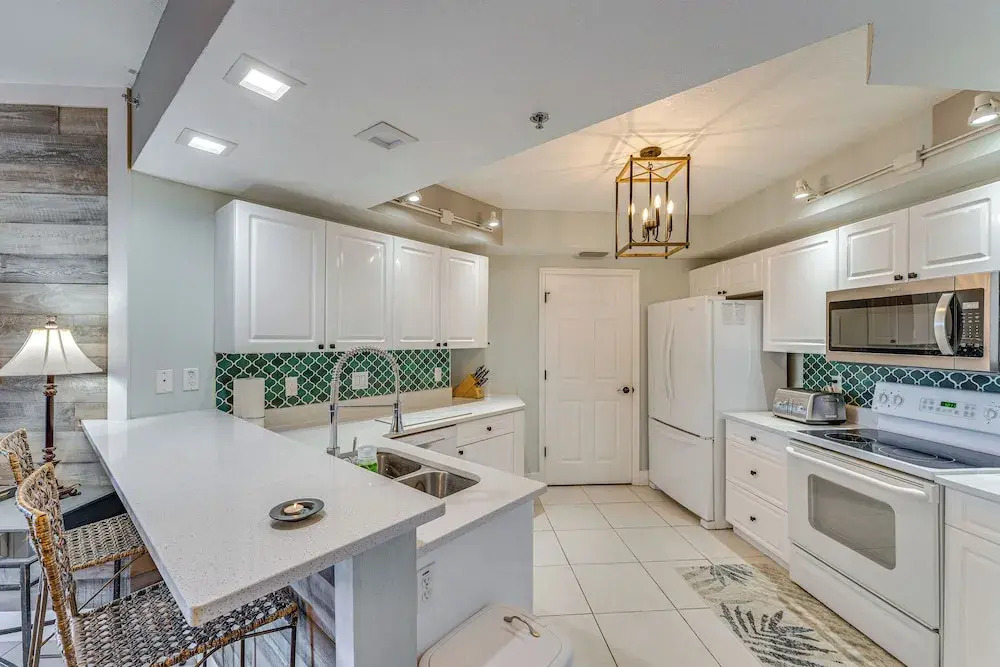 New Smyrna Beach Condo w/ Balcony & Ocean Walk