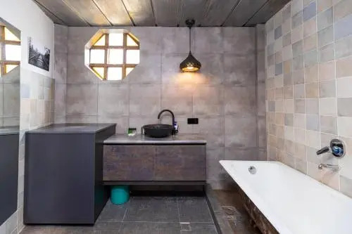 Hostel 91
