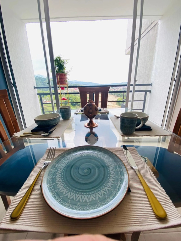 Colibri's Penthouse With Wild Hummingbirds & Views