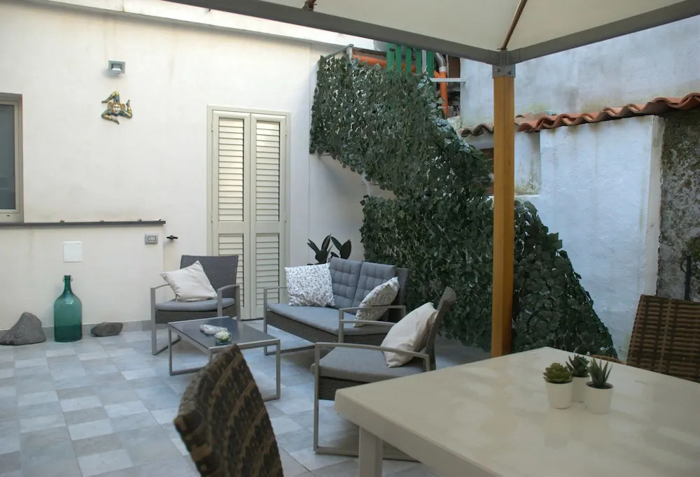 Portosalvo Rooms