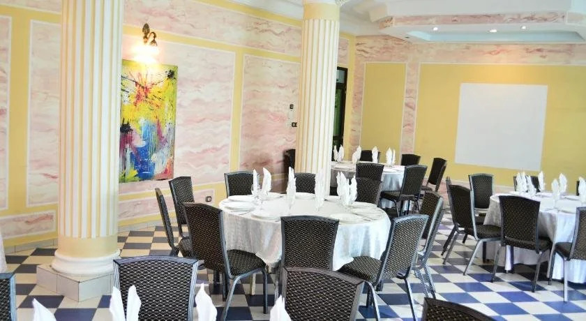 Hotel Makepe Palace