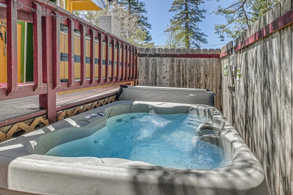 Walk to Dtwn Cloudcroft! Cozy Mtn Cabin w/ Hot Tub