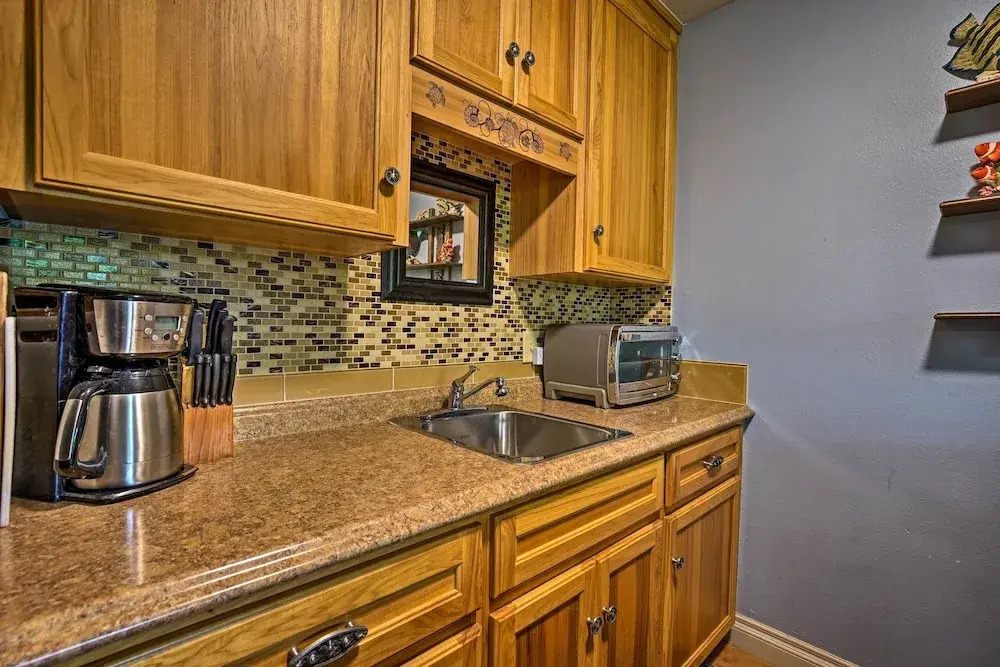 Kailua Studio w/ Pool Access & Garden Views!