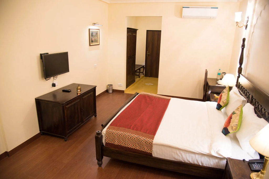 WelcomHeritage Mount Valley Resort Ranthambore