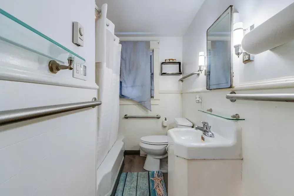 Hickman Street 208a