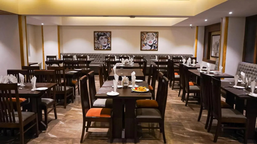 Yashshree Sanderling Mall Road