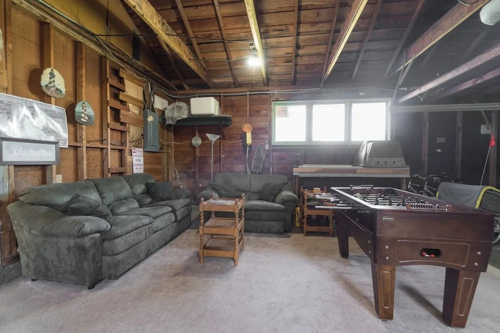 Surfers Cove 3 Br home by RedAwning