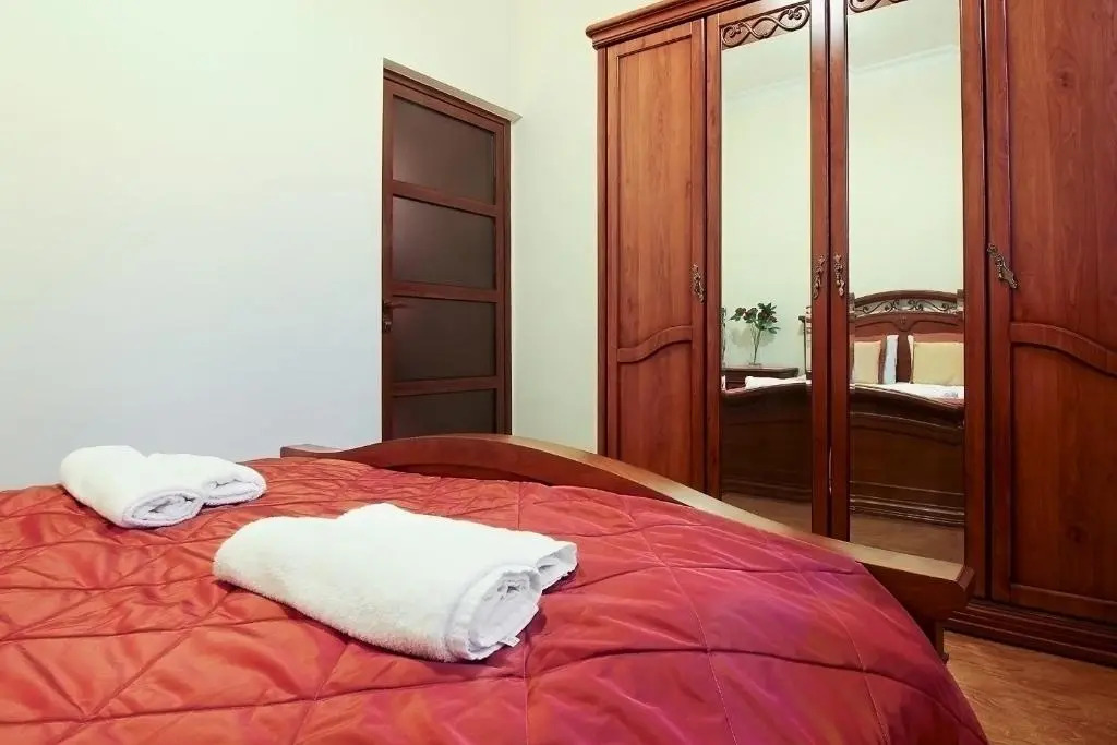 1 Bedroom Apartment near Vernissage