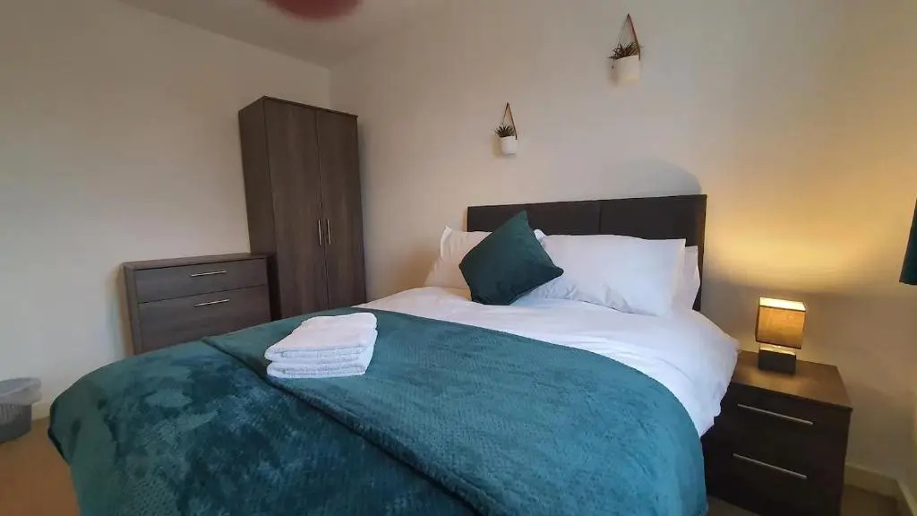 Rest&Recharge @ Robert Hall House by MediaCity (3-Bedroom, 2.5 Bathrooms, Free Parking)