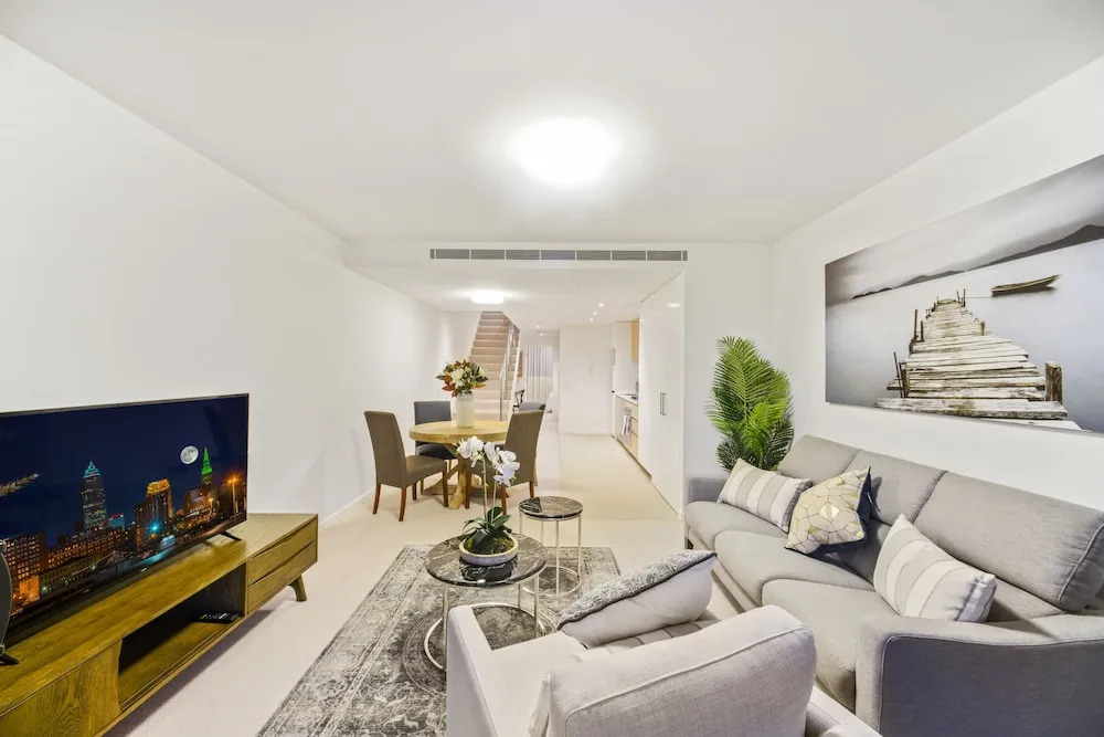 HomeHotel-Luxurious next to Shopping