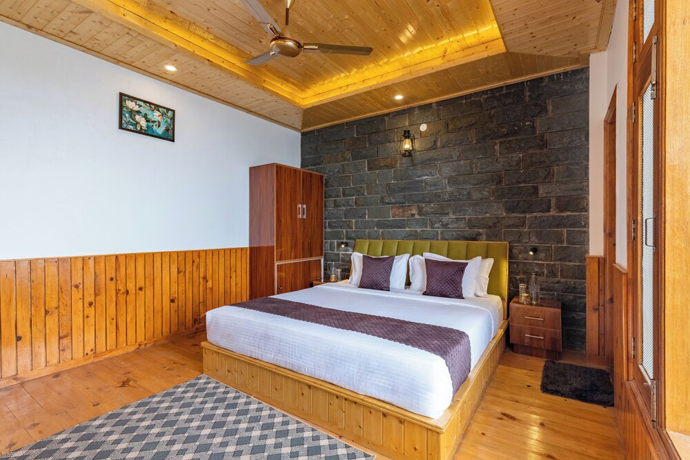 Querencia by Alaya Stays Pet-friendly 5-BHK Villa With Sunset & Hill Views