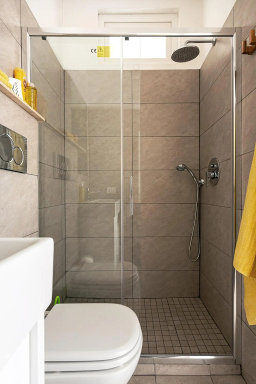 A Yellow Touch - Modern Studio in Isola Milano