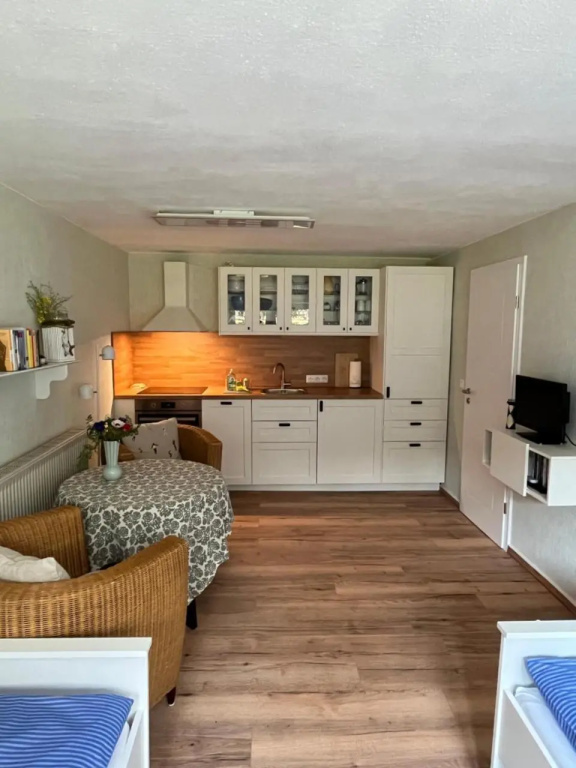 Sonnige Souterrain-Ferienwohnung