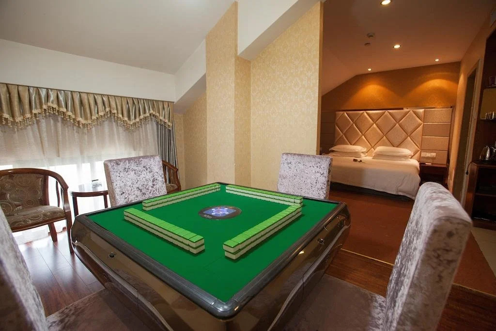 Yiwu Luckbear Hotel