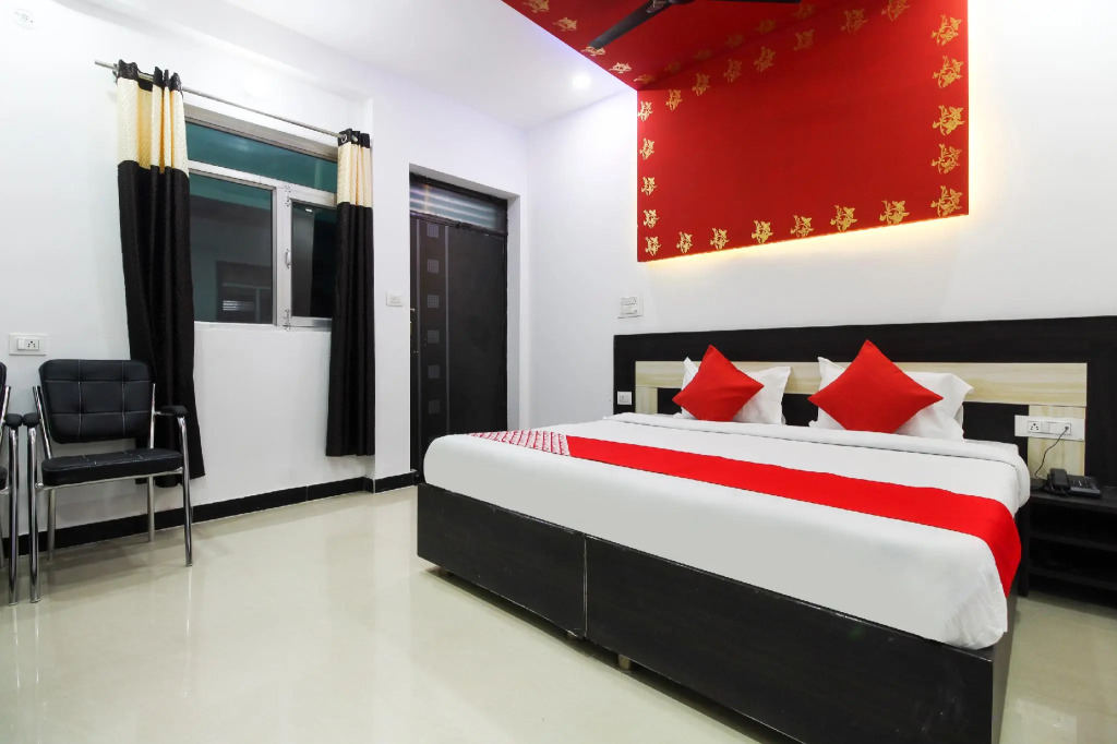 Taj 3 Star Hotel Near 200mtr Taj Mahal Agra