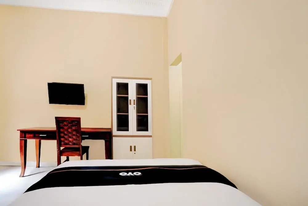Hotel D'best Kutisari 6 Hour Stay